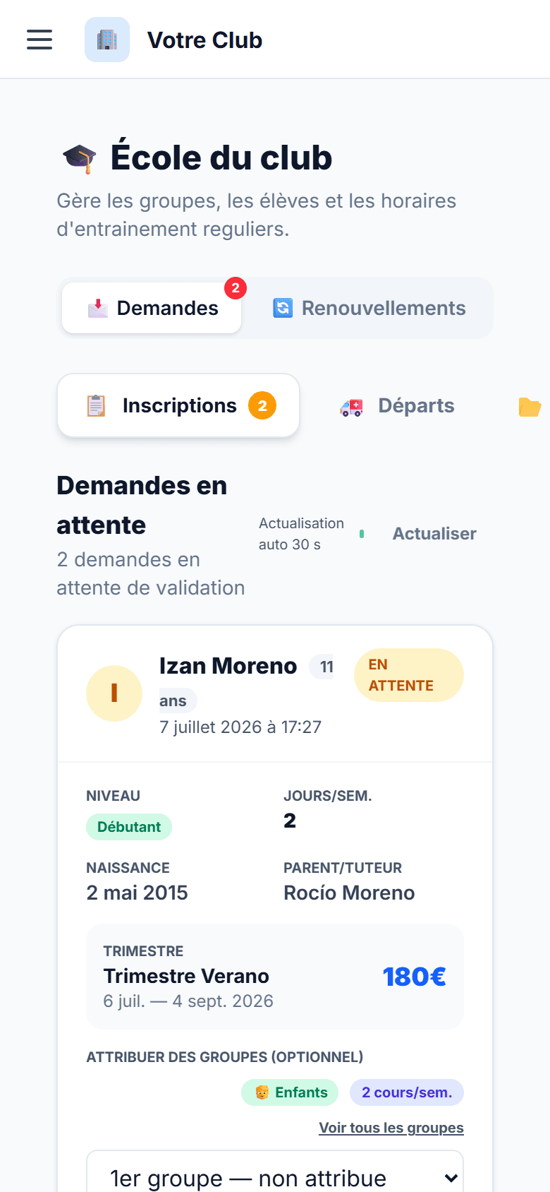 Demande d'inscription en attente avec niveau, jours par semaine, parent et trimestre